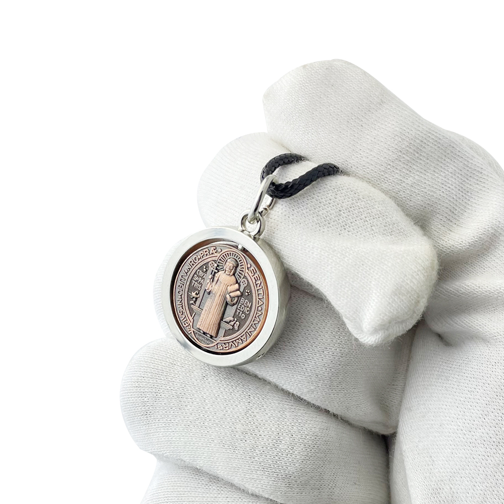 Jewelry & Watches Ltd - Nuova Collana con Medaglia di San