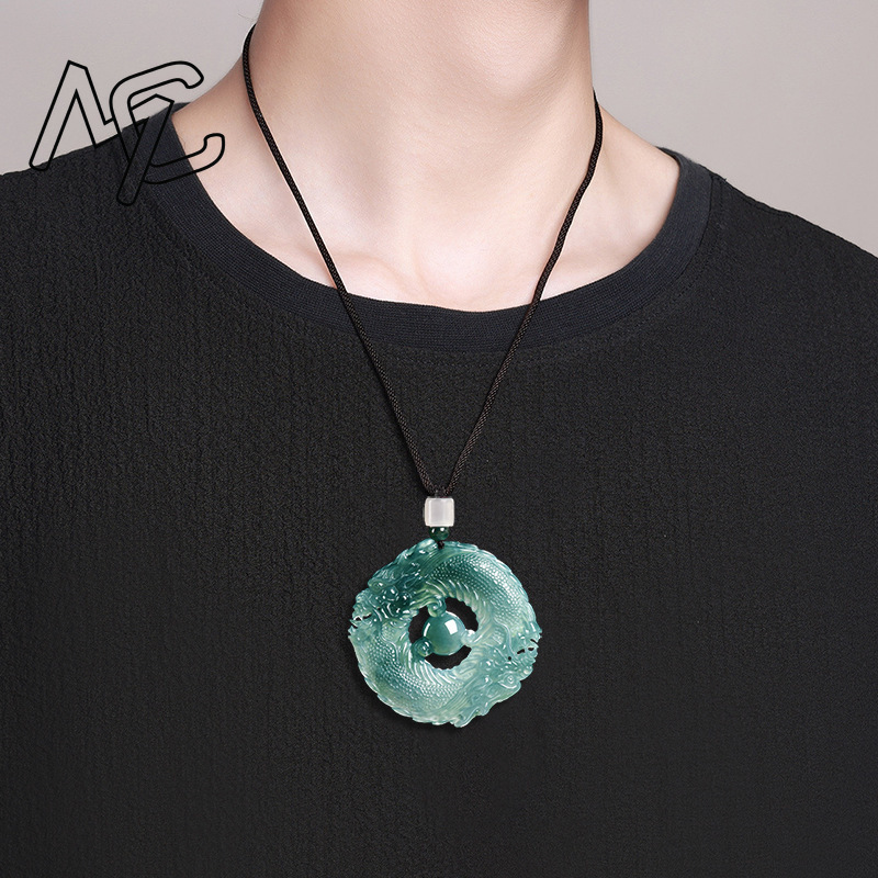 Collana con Pendente in Giada  - Jewelry & Watches Ltd recensione e prezzo
